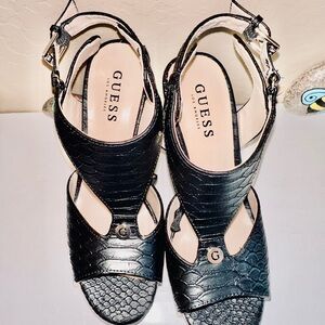 GUESS 7M New w/o Tag black high heels sandal